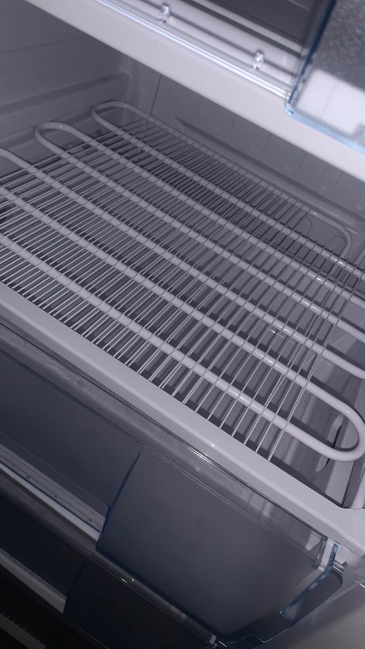 CONGELATEUR SMART TECHNOLOGY VERTICAL
7TIROIRS 280LITRES PLAQUE ALUMINIUM GRIS
STCD550