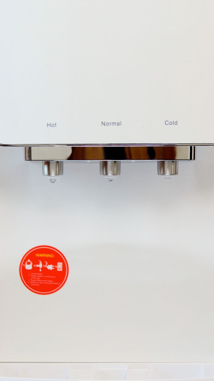 FONTAINE ELECTROCOOL AVEC
FRIGO+CONGELATEUR YLR1.5JXR12