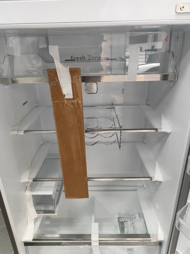 REFRIGERATEUR HISENSE 2PORTES 565L AVEC FONTAINE NOFROST INVERTER ICE+MAKER GRIS
RD73WR4SB