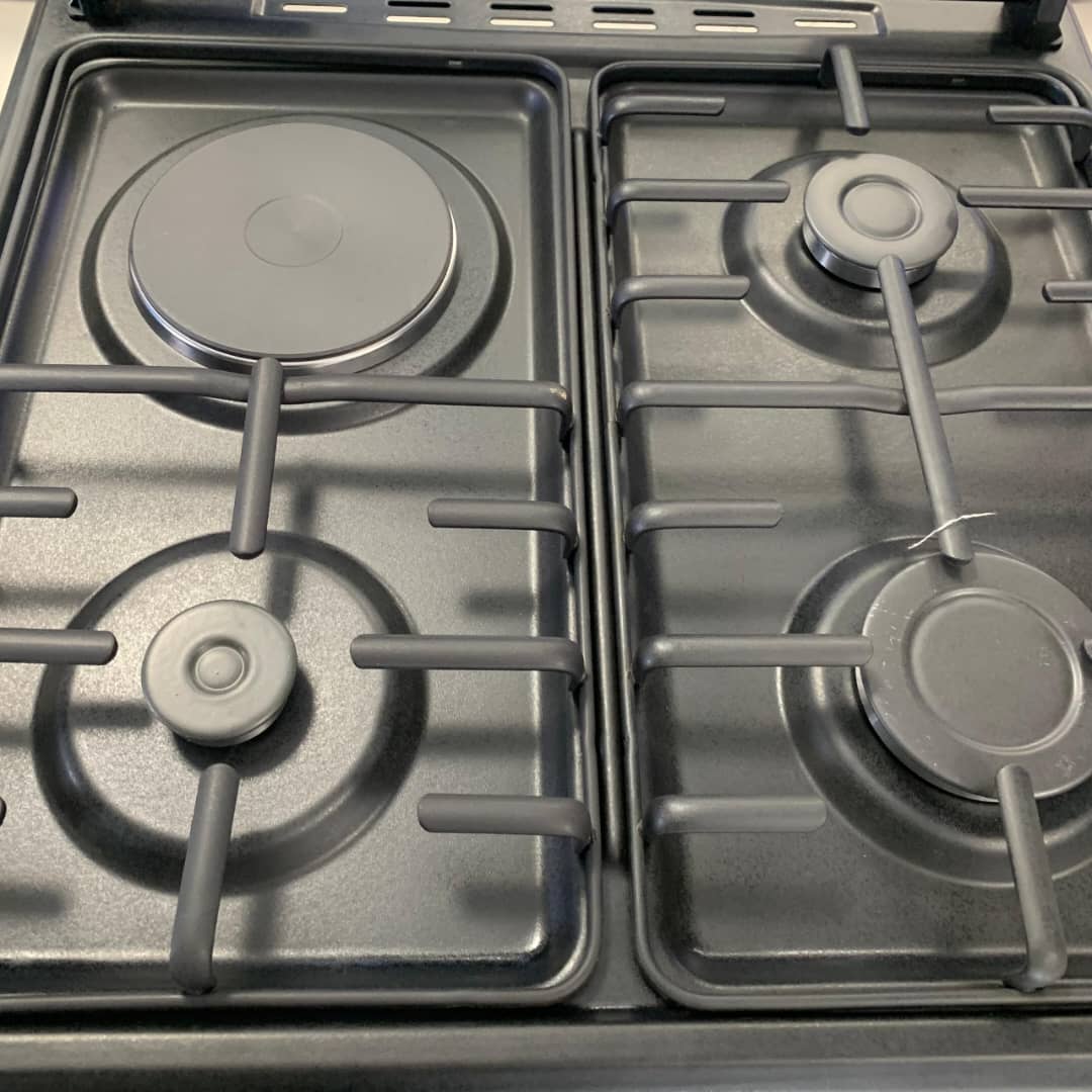 CUISINIERE ENDURO 4FEUX 60X60 3F A GAZ 1F
ELECTRIQUE + FOUR A GAZ AFS6031G