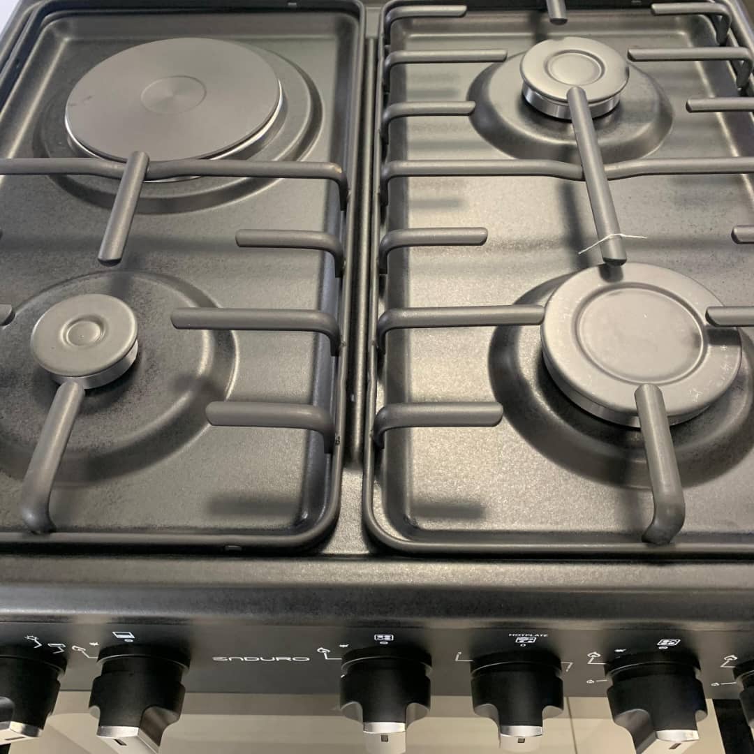 CUISINIERE ENDURO 4FEUX 60X60 3F A GAZ 1F
ELECTRIQUE + FOUR A GAZ AFS6031G