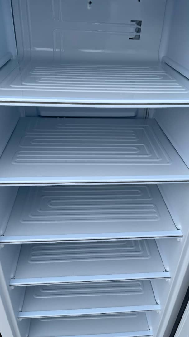 CONGELATEUR ICONA VERTICAL 9TIROIRS
PLAQUE ALUMINIUM GRIS ILUF320SS