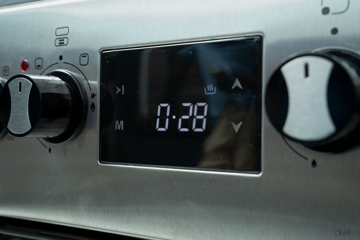 CUISINIERE ASTECH 4FEUX 60X60 ELECTRIQUE
AVEC FOUR ELCTRIQUE INOX CK78PLFOEL